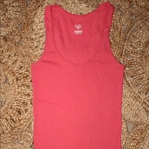 🏵🏵2 coral colored Nike workout tank tops